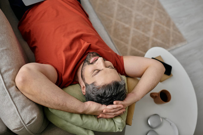 Gramón Bagó imagen de ¿Dormir siesta ayuda o perjudica el descanso?